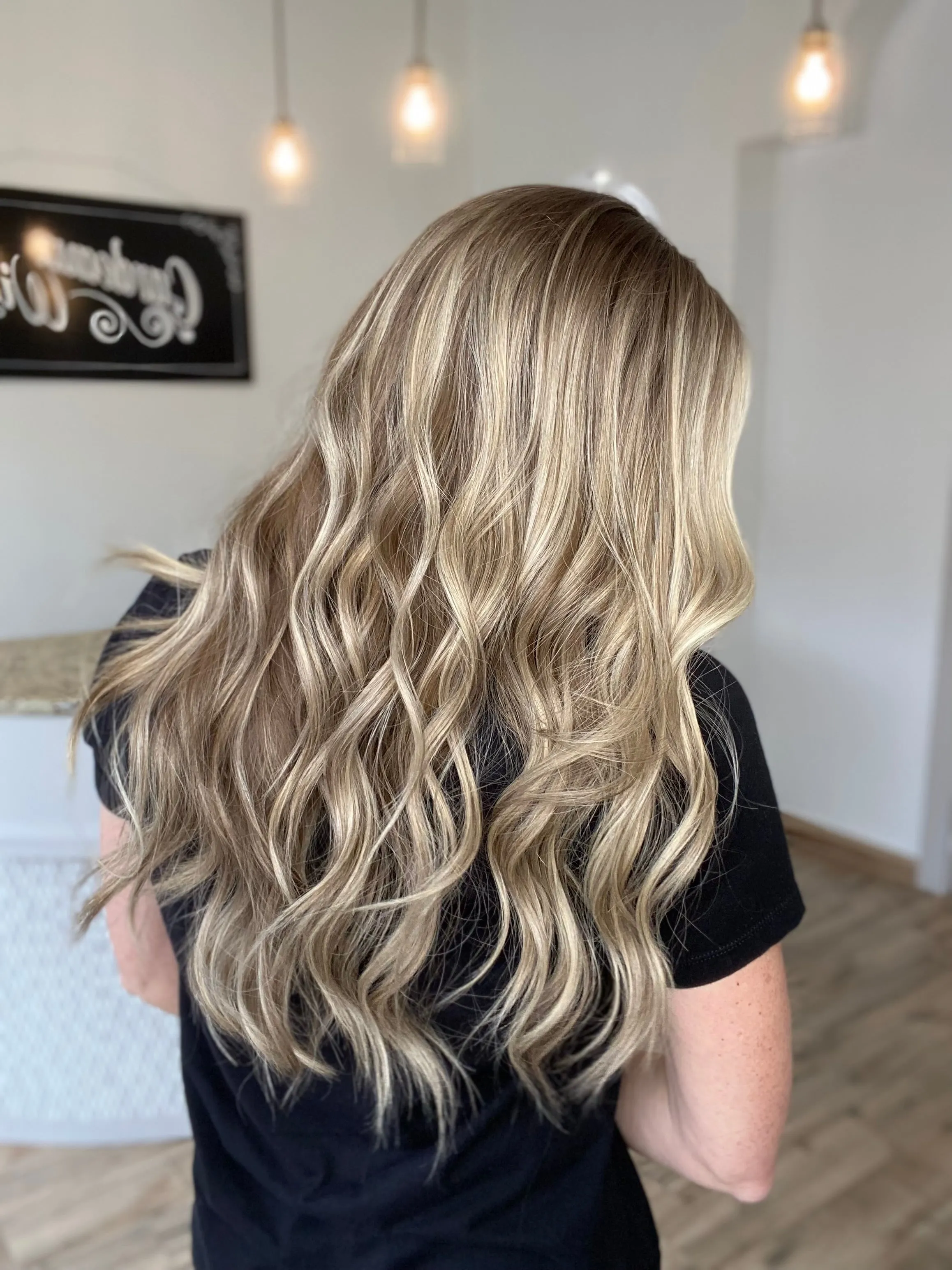 # 8117 GARDEAUX DELUXE HAND TIED, SILICONE LINED GRIPPER WIG (MEDIUM CAP)