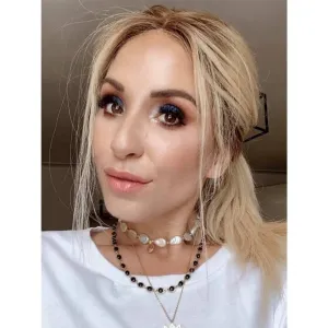22" Ponytail Silk Part Wig Platinum Blonde w/ Partial Rooting